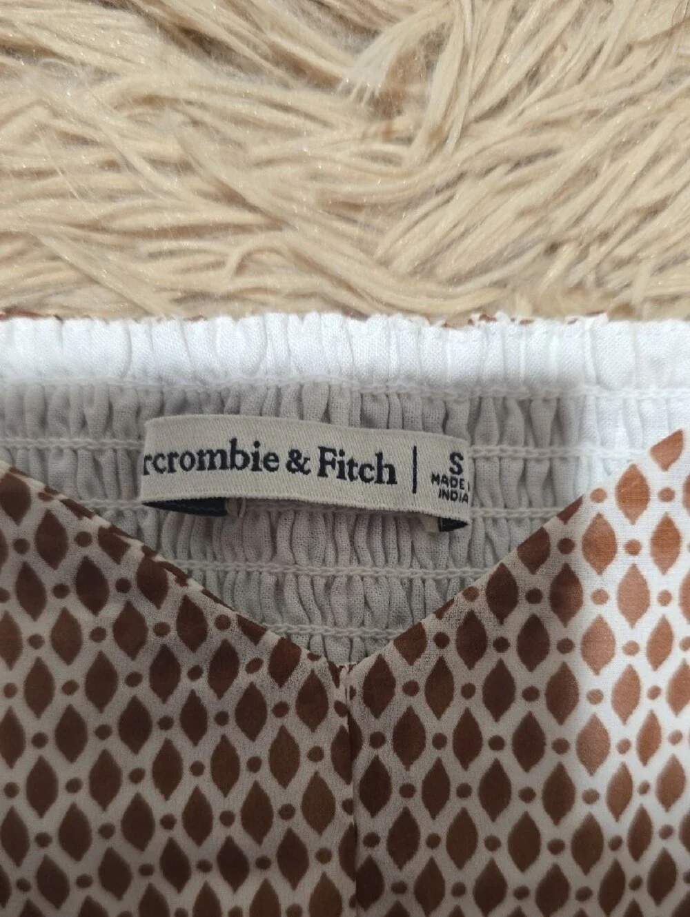 A&F Tan & White Geometric Puff-Sleeve Cropped Blouse